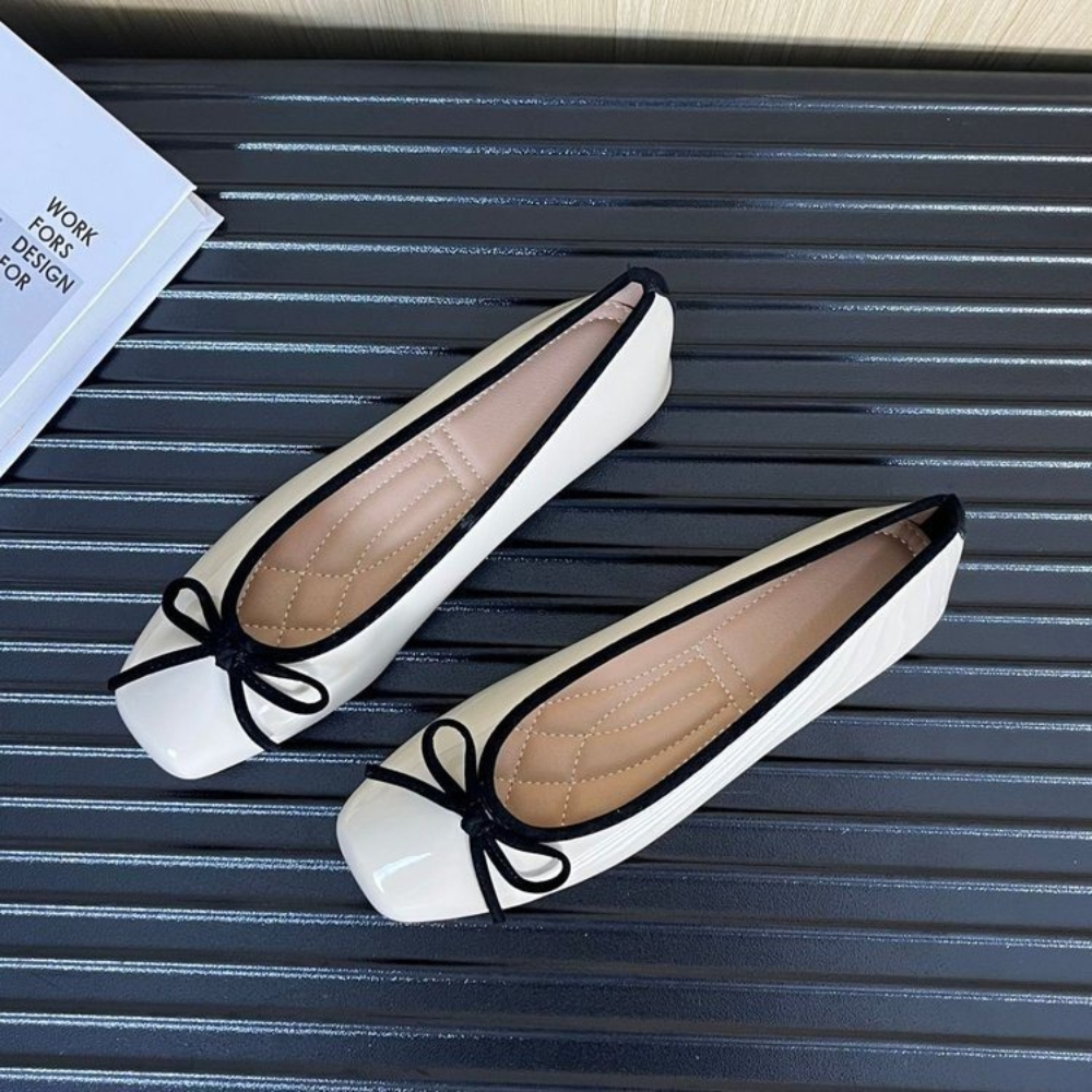 Dress Shoe Pointed - Ballerines en cuir verni rose nude