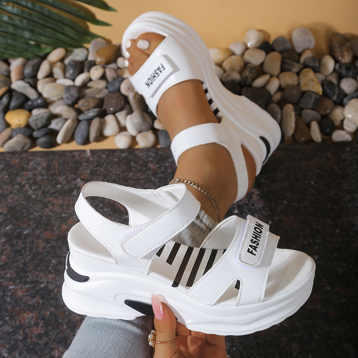 Femmes plate-forme sandales à  - Velcro Strap Sandal avis et prix