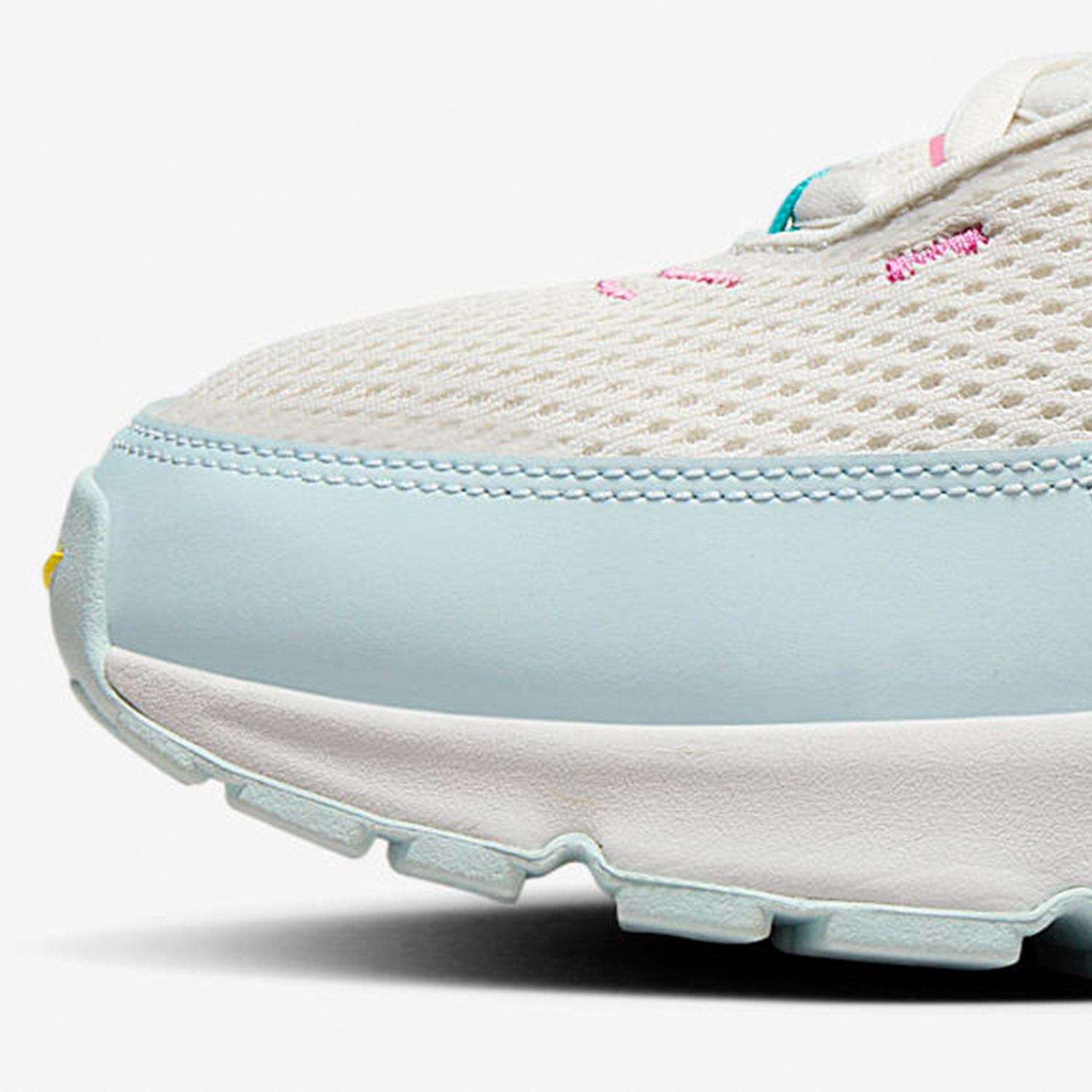 Nike Authentic AIR MAX PULSE C - Men Shoes Myntra avis et prix